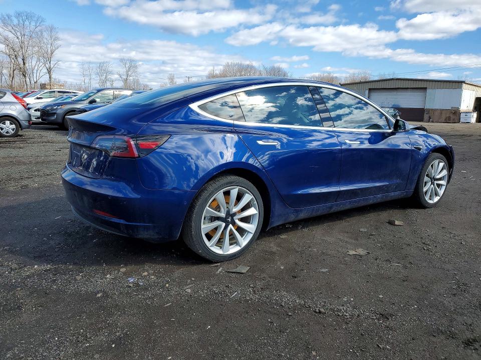 Продажа на аукционе авто 2018 Tesla Model 3, vin: 5YJ3E1EB8JF147670, номер лота: 46161266