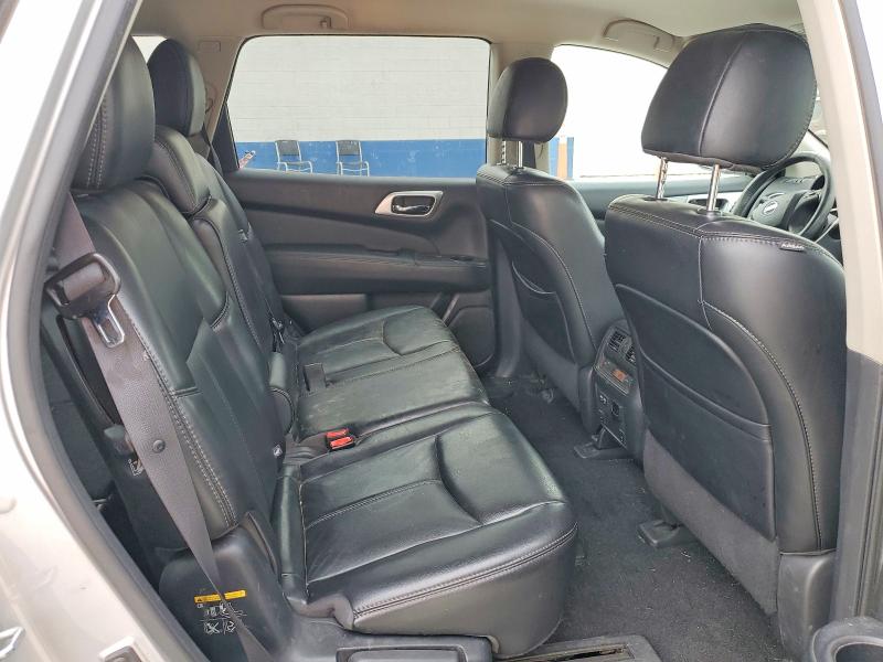 46390916 :رقم المزاد ، 5N1DR2MM0HC642756 vin ، 2017 Nissan Pathfinder مزاد بيع