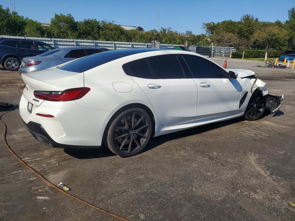 46842246 :رقم المزاد ، WBAGV8C01NCJ74706 vin ، 2022 Bmw M850xi مزاد بيع