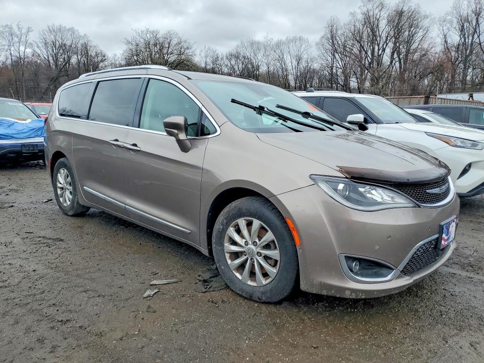 Продажа на аукционе авто 2018 Chrysler Pacifica, vin: 2C4RC1EG9JR139240, номер лота: 46347306