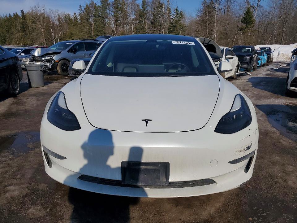 76713245 :رقم المزاد ، 5YJ3E1EA1NF151556 vin ، 2022 Tesla Model 3 مزاد بيع