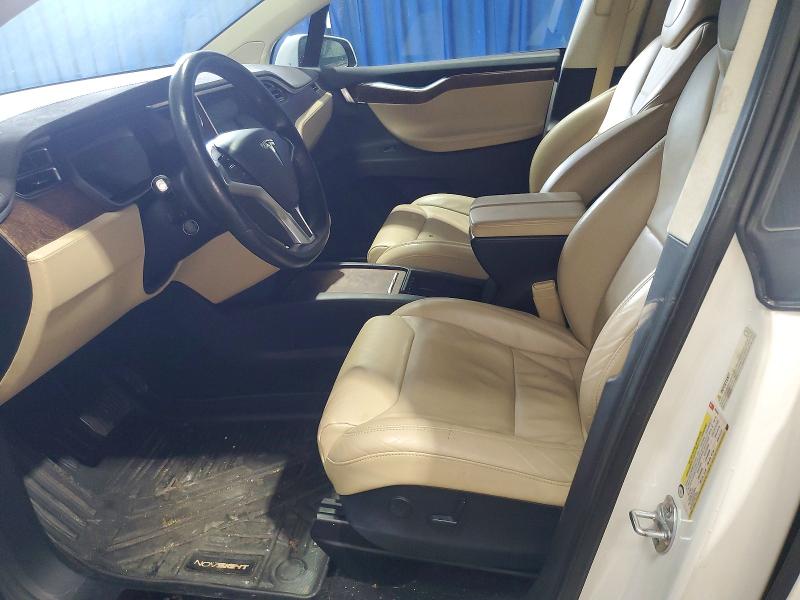 77919785 :رقم المزاد ، 5YJXCDE29HF043692 vin ، 2017 Tesla Model X مزاد بيع