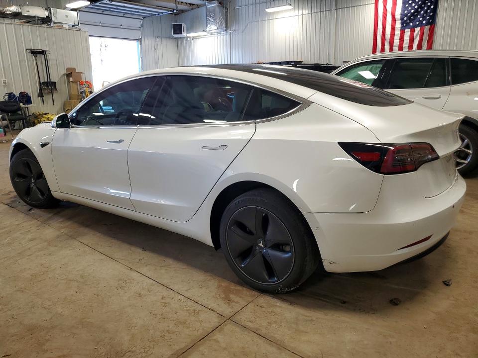 46840086 :رقم المزاد ، 5YJ3E1EB9JF122289 vin ، 2018 Tesla Model 3 مزاد بيع