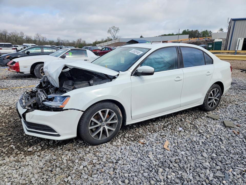 41805146 :رقم المزاد ، 3VWDB7AJ5HM385394 vin ، 2017 Volkswagen Jetta مزاد بيع