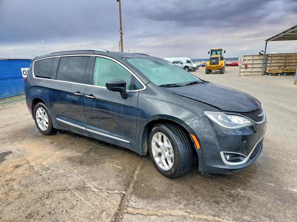 Продаж на аукціоні авто 2017 Chrysler Pacifica, vin: 2C4RC1EGXHR833218, номер лоту: 45580716