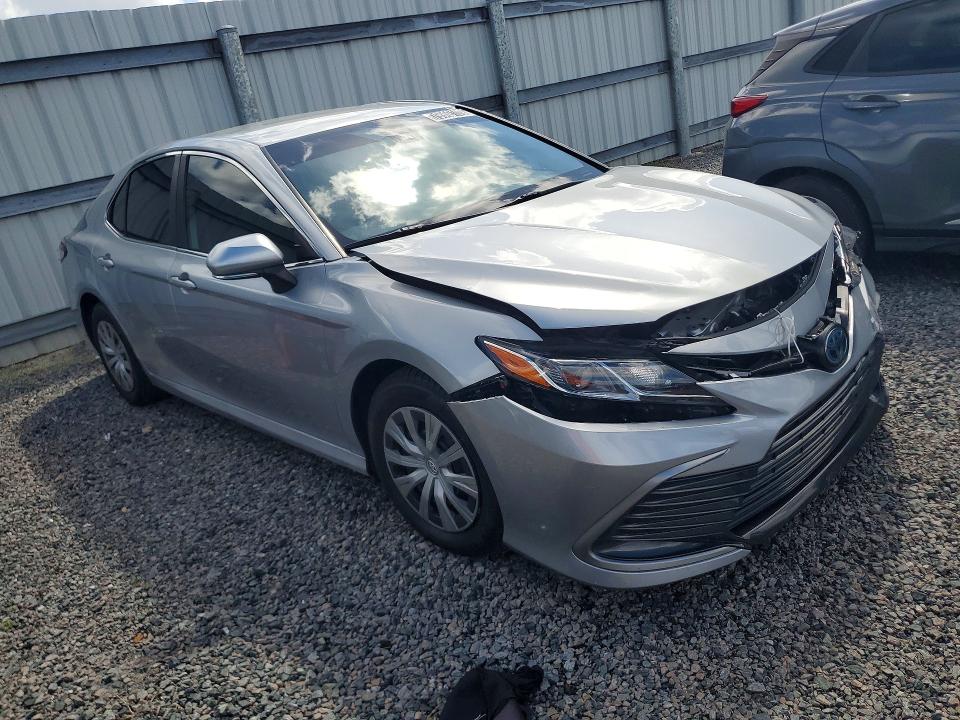 2022 Toyota Camry Hybrid მანქანა იყიდება აუქციონზე, vin: 4T1C31AK8NU587473, აუქციონის ნომერი: 79963105