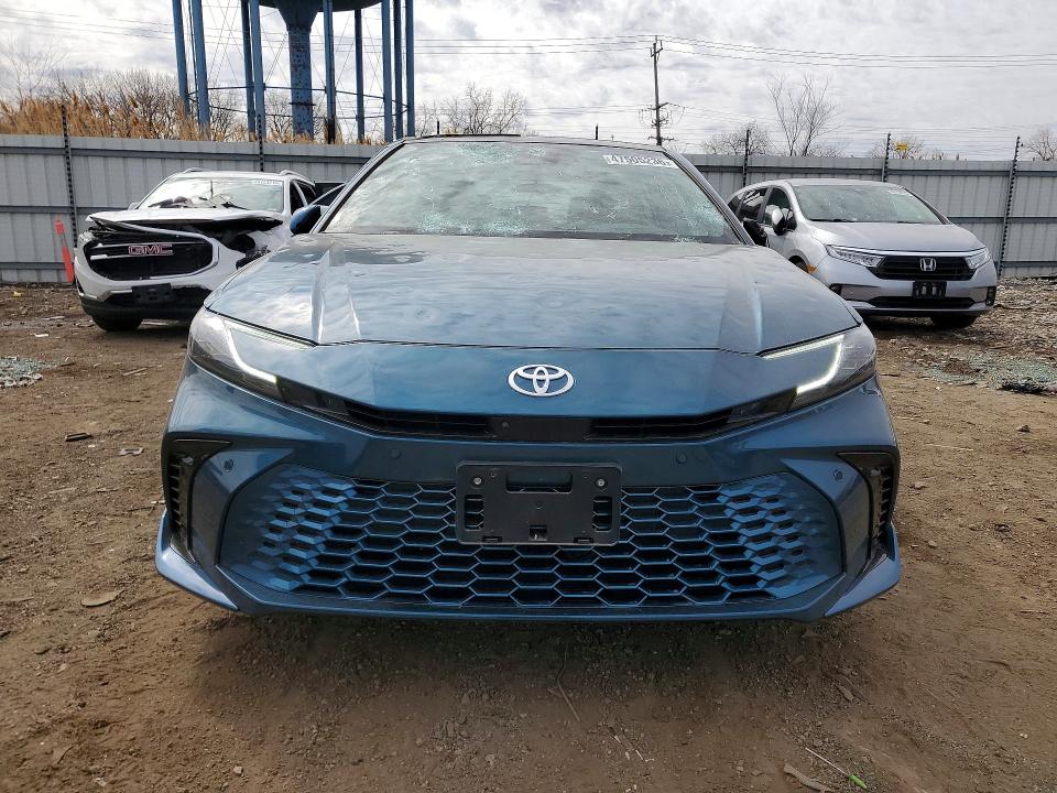 Продажа на аукционе авто 2025 Toyota Camry, vin: 4T1DBADK0SU518999, номер лота: 47505236
