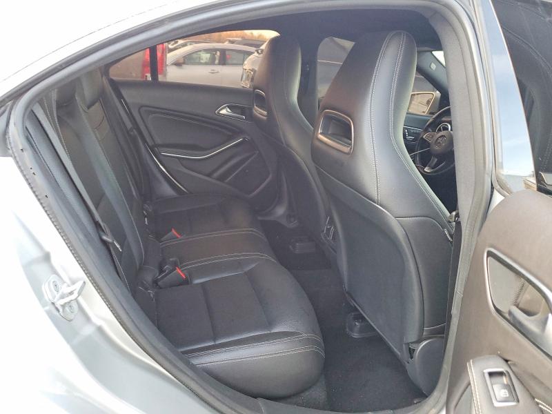 46284936 :رقم المزاد ، WDDSJ4EB6JN505803 vin ، 2018 Mercedes-benz Cla مزاد بيع