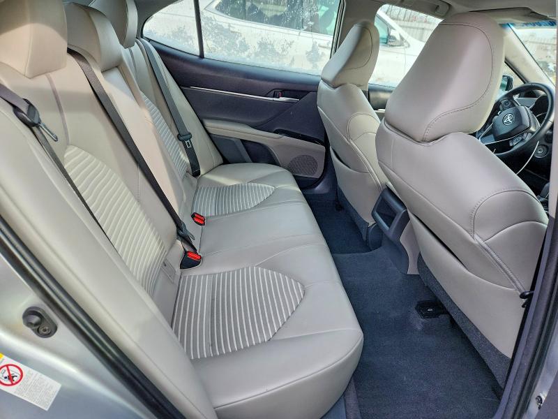 46028646 :رقم المزاد ، 4T1B11HK3JU650545 vin ، 2018 Toyota Camry مزاد بيع