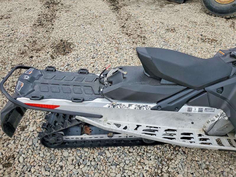 47090616 :رقم المزاد ، 2BPSUHNA1NV000977 vin ، 2022 Ski Renegade مزاد بيع