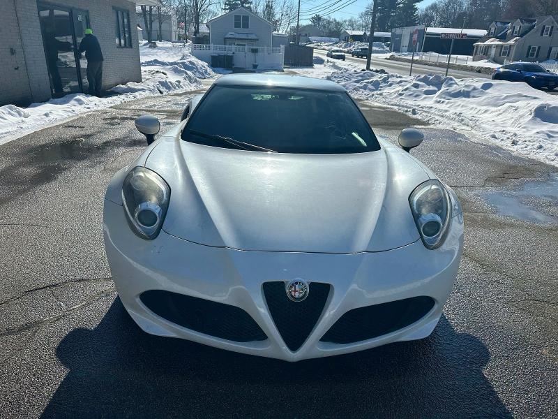 2016 Alfa Romeo 4c მანქანა იყიდება აუქციონზე, vin: ZARBAAA41GM177436, აუქციონის ნომერი: 45961846