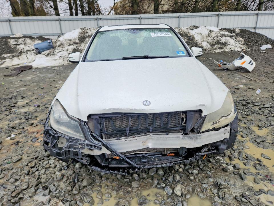 2014 Mercedes-benz C მანქანა იყიდება აუქციონზე, vin: WDDGF8AB7EA956868, აუქციონის ნომერი: 79610155