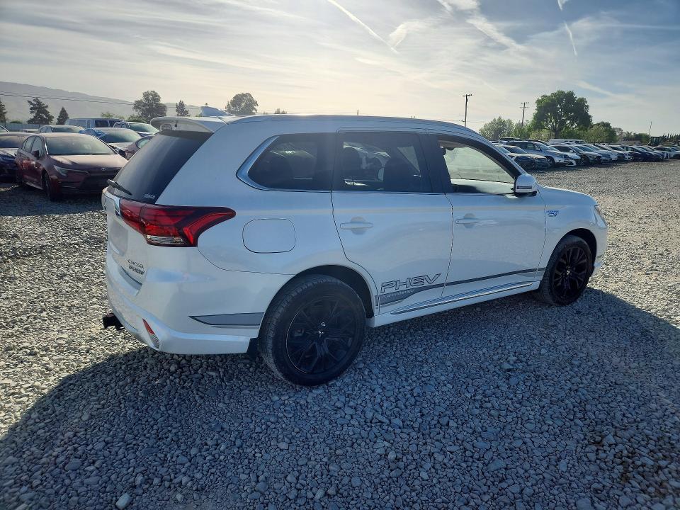 Продаж на аукціоні авто 2018 Mitsubishi Outlander, vin: JA4J24A58JZ032170, номер лоту: 47177076