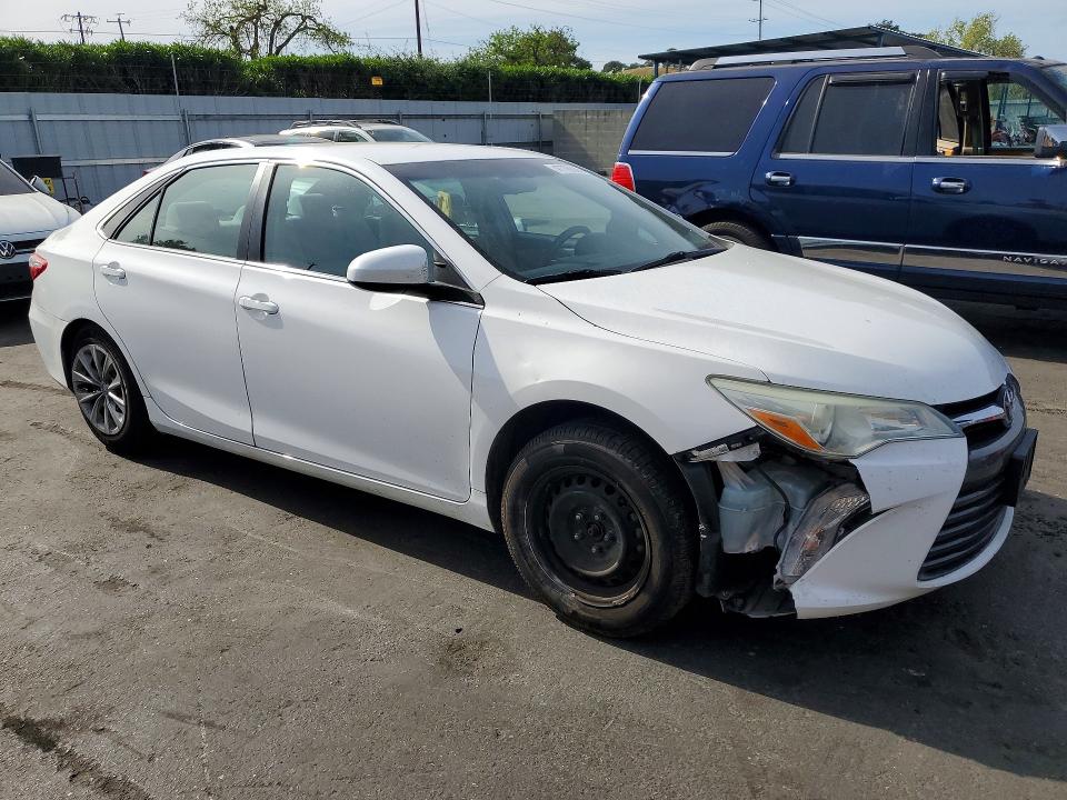 49451946 :رقم المزاد ، 4T4BF1FK0GR533606 vin ، 2016 Toyota Camry مزاد بيع