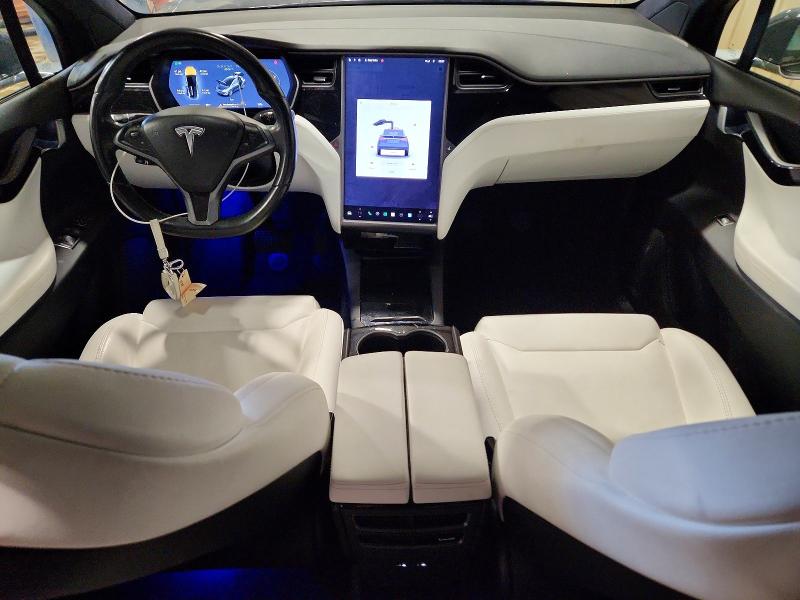 46613306 :رقم المزاد ، 5YJXCDE26JF132416 vin ، 2018 Tesla Model X مزاد بيع