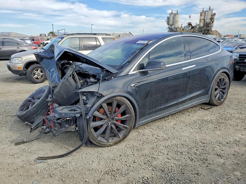 Продажа на аукционе авто 2018 Tesla Model X, vin: 5YJXCBE49JF142945, номер лота: 46189786