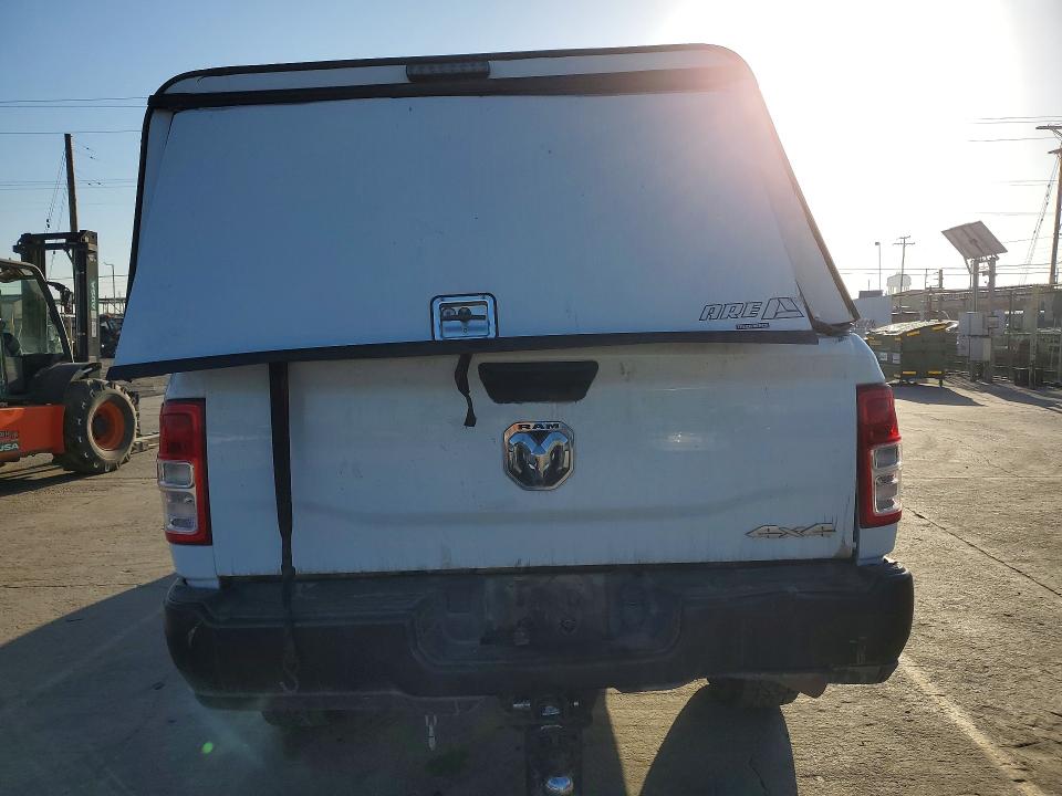 45527406 :رقم المزاد ، 3C6UR5HJ0NG203031 vin ، 2022 Ram 2500 مزاد بيع