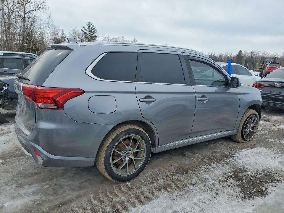 79815915 :رقم المزاد ، JA4J24A55JZ620866 vin ، 2018 Mitsubishi Outlander مزاد بيع