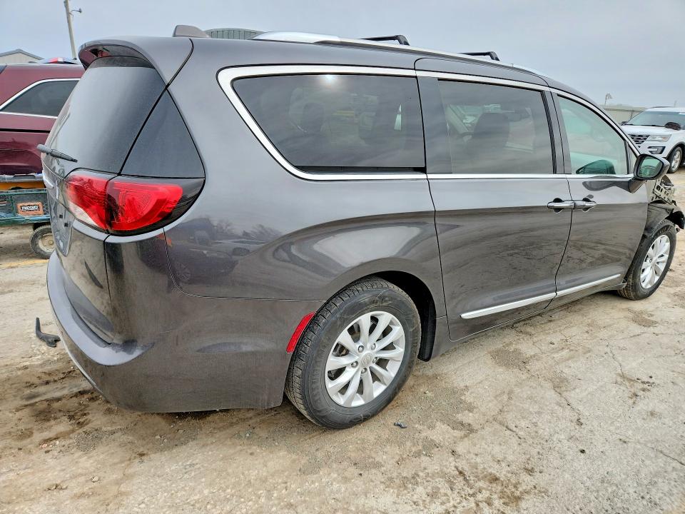 46254036 :رقم المزاد ، 2C4RC1BG0KR627143 vin ، 2019 Chrysler Pacifica مزاد بيع