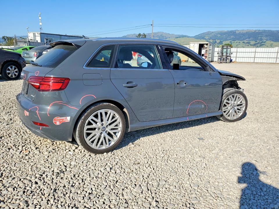 2018 Audi A3 მანქანა იყიდება აუქციონზე, vin: WAUTPBFF3JA071203, აუქციონის ნომერი: 46760026
