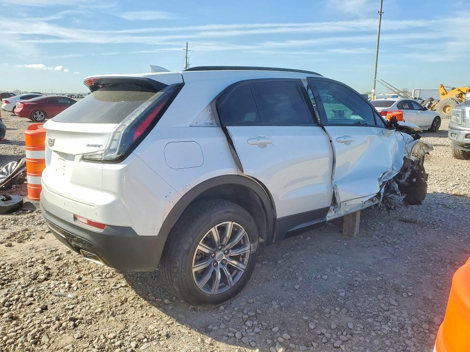 46475226 :رقم المزاد ، 1GYFZER46NF113470 vin ، 2022 Cadillac Xt4 مزاد بيع