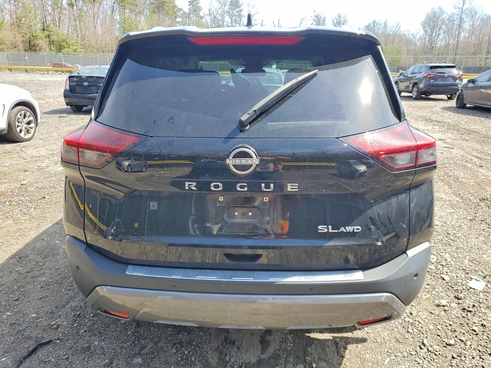 47162676 :رقم المزاد ، 5N1BT3CB1NC701887 vin ، 2022 Nissan Rogue مزاد بيع