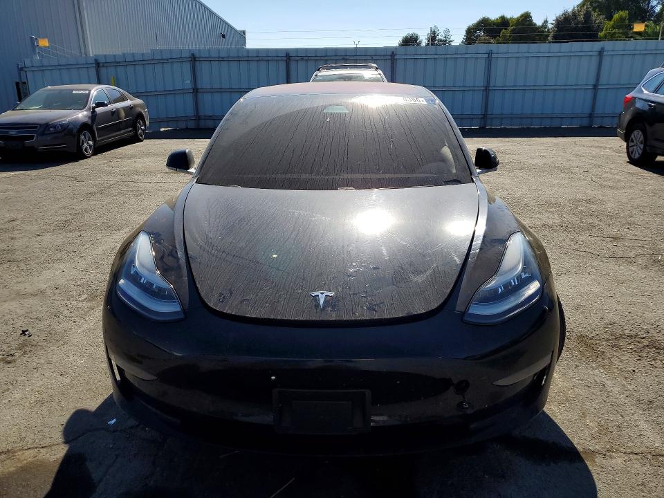 Продажа на аукционе авто 2018 Tesla Model 3, vin: 5YJ3E1EA4JF165817, номер лота: 45890386