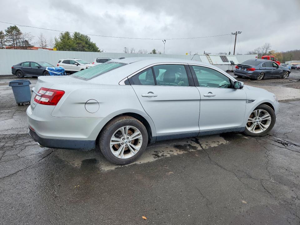 2015 Ford Taurus მანქანა იყიდება აუქციონზე, vin: 1FAHP2E84FG182297, აუქციონის ნომერი: 46567396