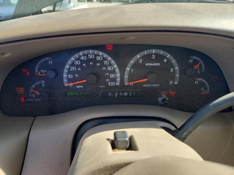 Продажа на аукционе авто 2001 Ford Expedition, vin: 1FMFU18L61LA87823, номер лота: 45841076