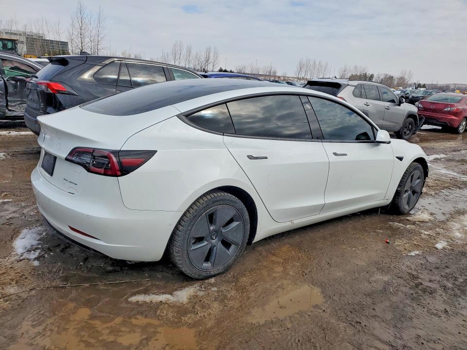 46103216 :رقم المزاد ، 5YJ3E1EB8NF120071 vin ، 2022 Tesla Model 3 مزاد بيع