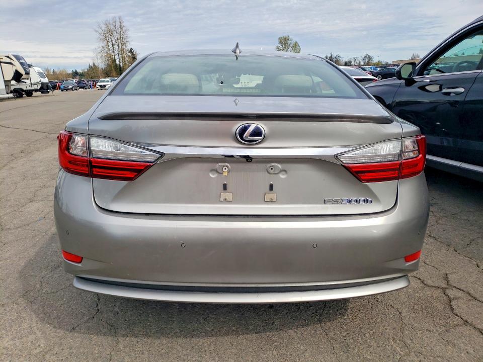 46332276 :رقم المزاد ، JTHBW1GG5J2169029 vin ، 2018 Lexus Es 300h مزاد بيع