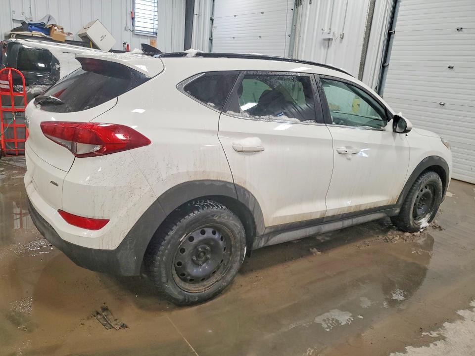 2016 Hyundai Tucson მანქანა იყიდება აუქციონზე, vin: KM8J3CA48GU021806, აუქციონის ნომერი: 46675136