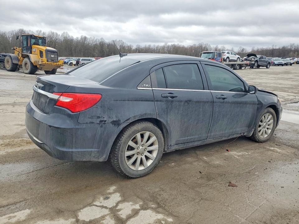 47028636 :رقم المزاد ، 1C3BC1FG6BN550081 vin ، 2011 Chrysler 200 مزاد بيع