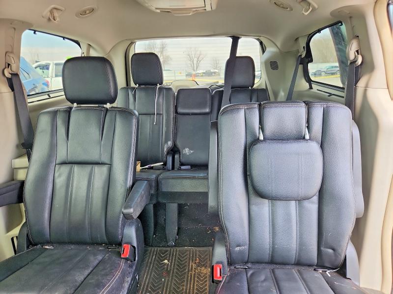 77216045 :رقم المزاد ، 2C4RC1BG1FR562552 vin ، 2015 Chrysler Town & Country مزاد بيع