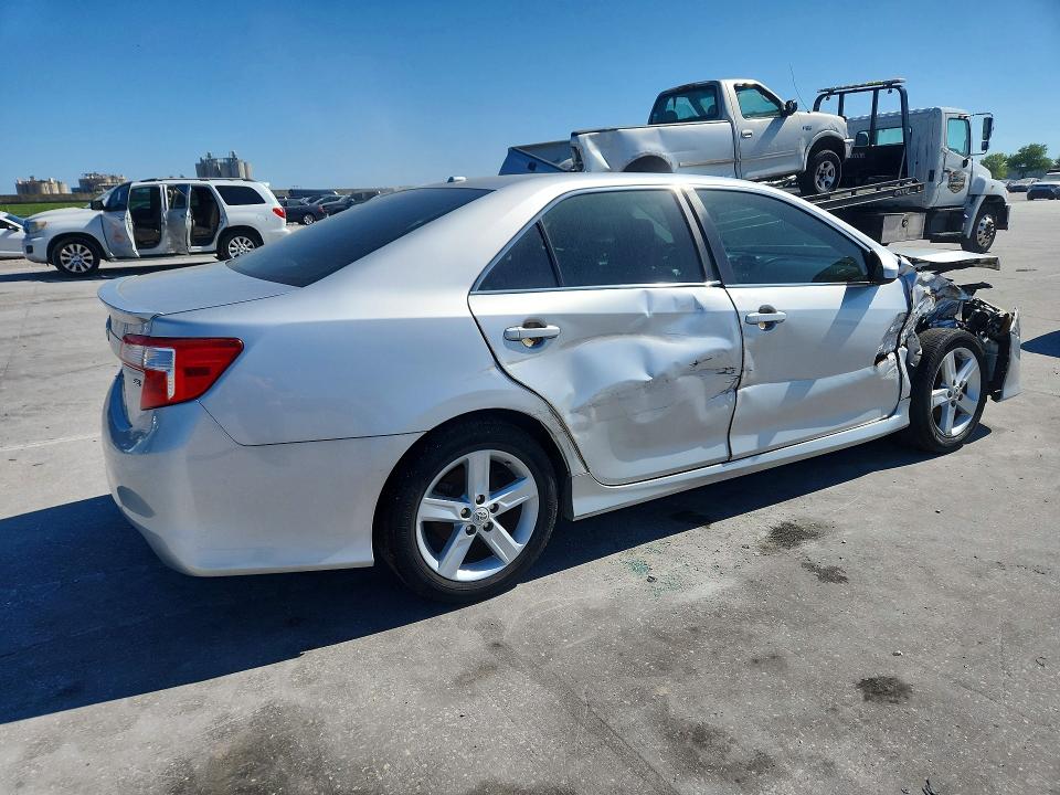 47369716 :رقم المزاد ، 4T1BF1FK3DU221964 vin ، 2013 Toyota Camry مزاد بيع