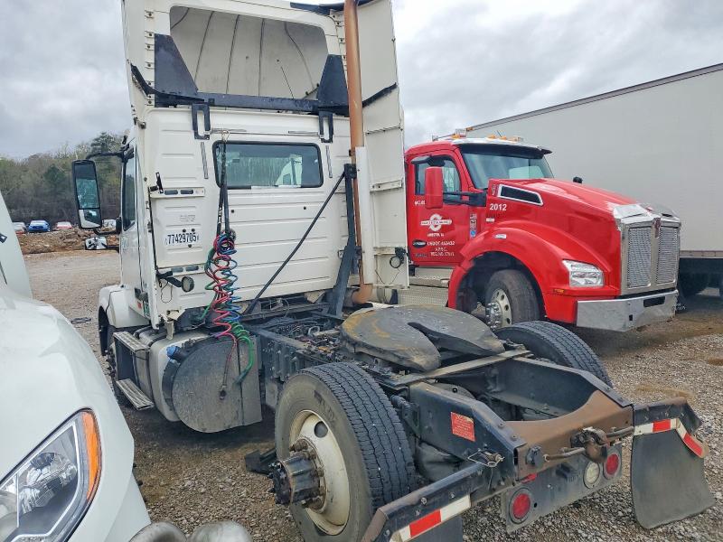 2015 Volvo Vnl მანქანა იყიდება აუქციონზე, vin: 4V4N19TG6FN922790, აუქციონის ნომერი: 77429705