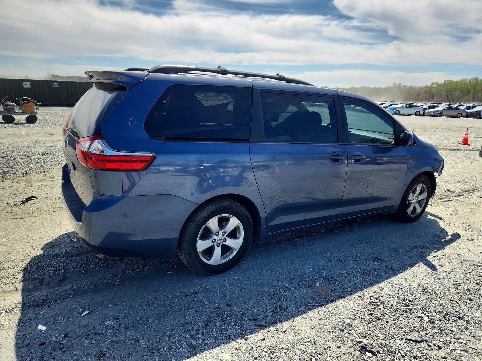 2015 Toyota Sienna მანქანა იყიდება აუქციონზე, vin: 5TDKK3DC8FS583559, აუქციონის ნომერი: 47018106