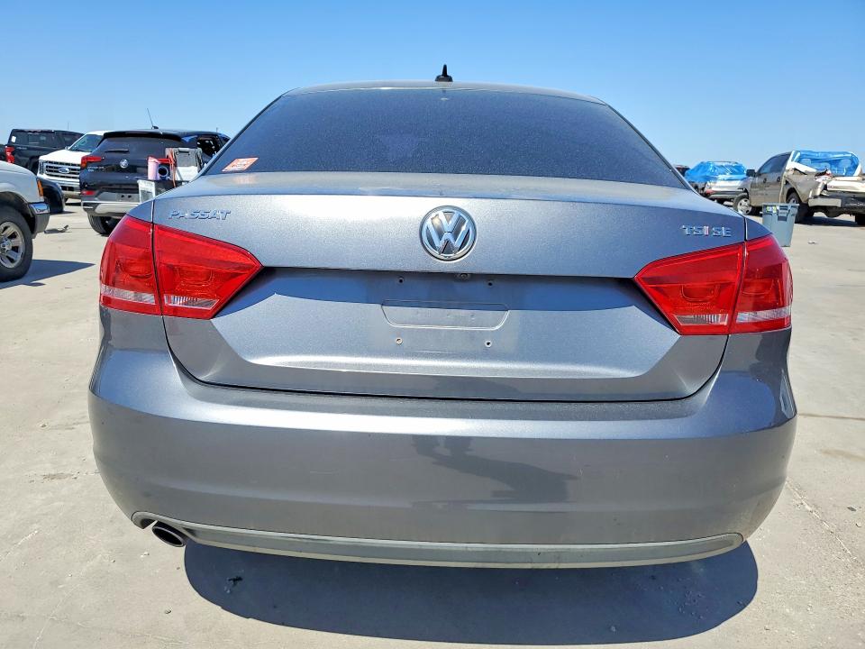 46750476 :رقم المزاد ، 1VWBT7A32FC013581 vin ، 2015 Volkswagen Passat مزاد بيع