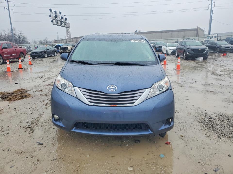 2017 Toyota Sienna მანქანა იყიდება აუქციონზე, vin: 5TDYZ3DC0HS791055, აუქციონის ნომერი: 79113565