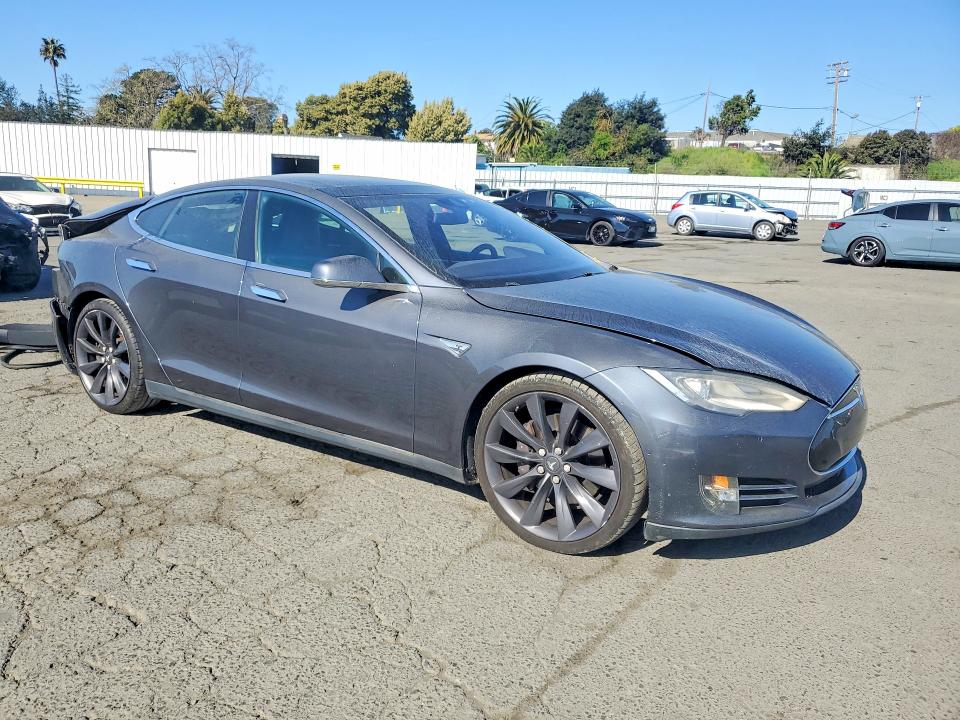 Продажа на аукционе авто 2016 Tesla Model S, vin: 5YJSA1E27GF132772, номер лота: 79614305