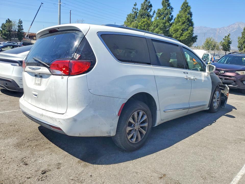 2019 Chrysler Pacifica მანქანა იყიდება აუქციონზე, vin: 2C4RC1BG5KR626294, აუქციონის ნომერი: 46765796