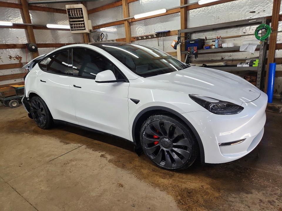 47082656 :رقم المزاد ، 7SAYGDEF9NF372094 vin ، 2022 Tesla Model Y مزاد بيع