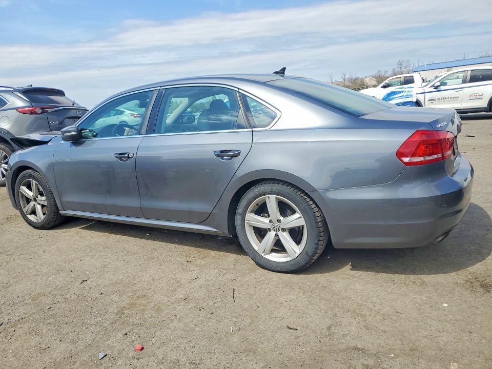 48221656 :رقم المزاد ، 1VWBP7A37DC017207 vin ، 2013 Volkswagen Passat مزاد بيع