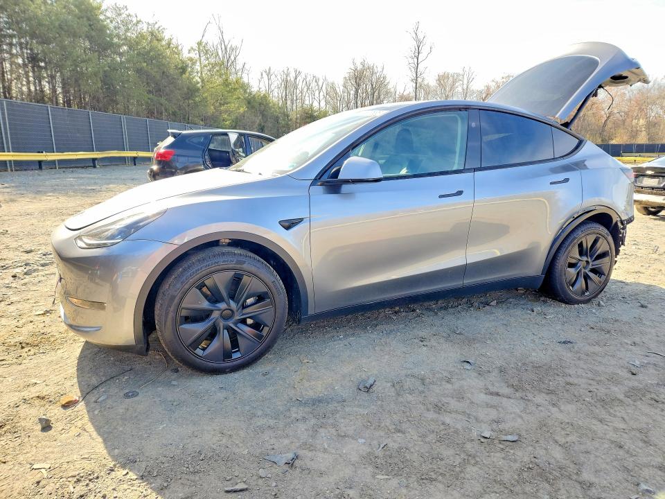 2024 Tesla Model Y მანქანა იყიდება აუქციონზე, vin: 7SAYGDEE9RA321656, აუქციონის ნომერი: 47397536