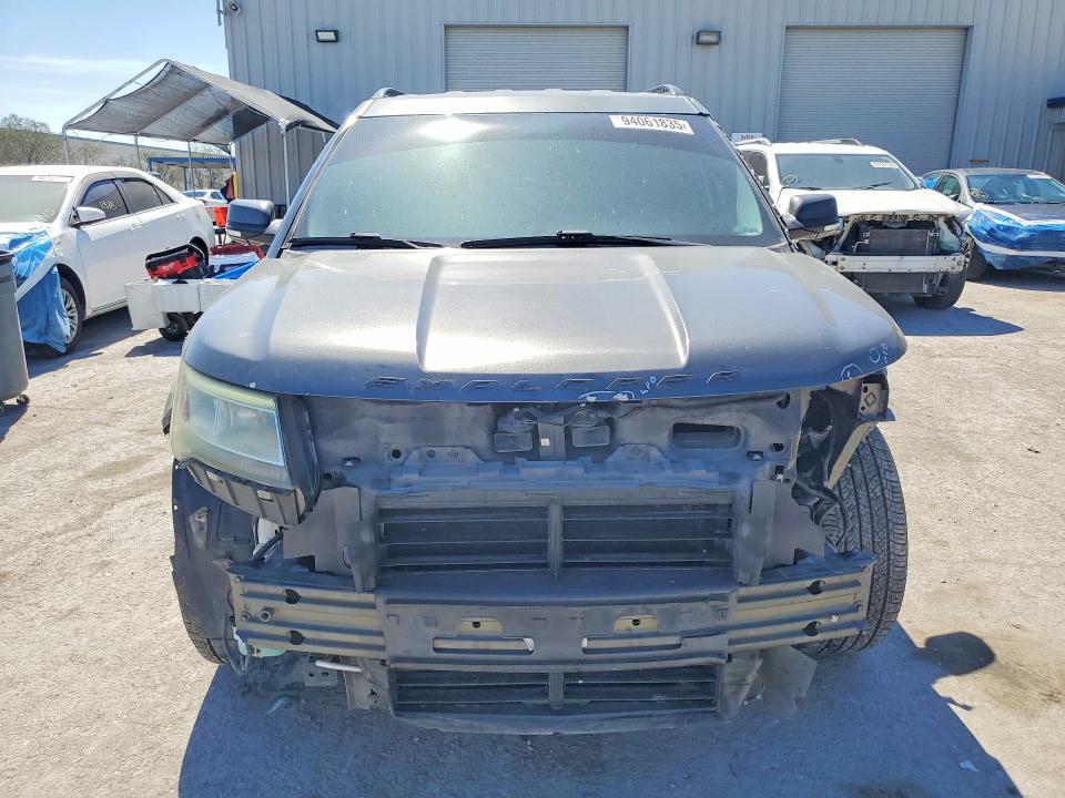 94061835 :رقم المزاد ، 1FM5K7D81HGB31221 vin ، 2017 Ford Explorer مزاد بيع