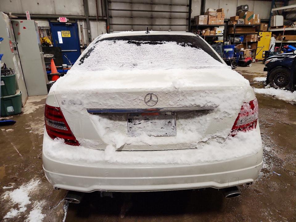 2012 Mercedes-benz C მანქანა იყიდება აუქციონზე, vin: WDDGF8BBXCA676552, აუქციონის ნომერი: 76060355