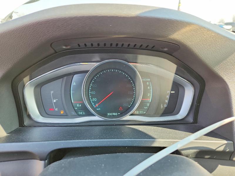 41820006 :رقم المزاد ، YV1612TC7F2315006 vin ، 2015 Volvo S60 مزاد بيع
