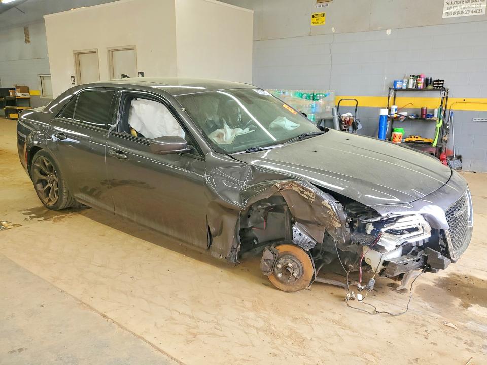 47065796 :رقم المزاد ، 2C3CCABG0GH358360 vin ، 2016 Chrysler 300 مزاد بيع