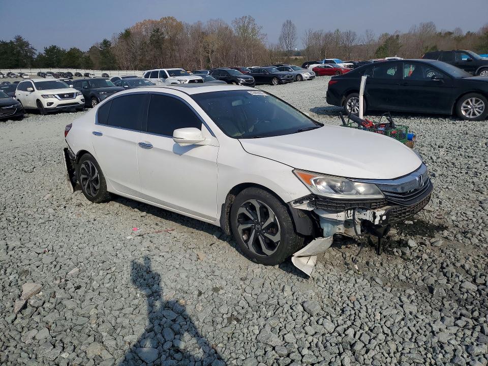 47405636 :رقم المزاد ، 1HGCR2F88GA246201 vin ، 2016 Honda Accord مزاد بيع