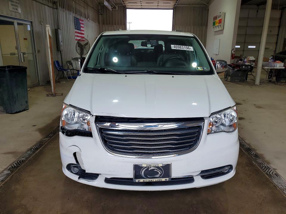 46983156 :رقم المزاد ، 2C4RC1CG5DR783082 vin ، 2013 Chrysler Town & Country مزاد بيع